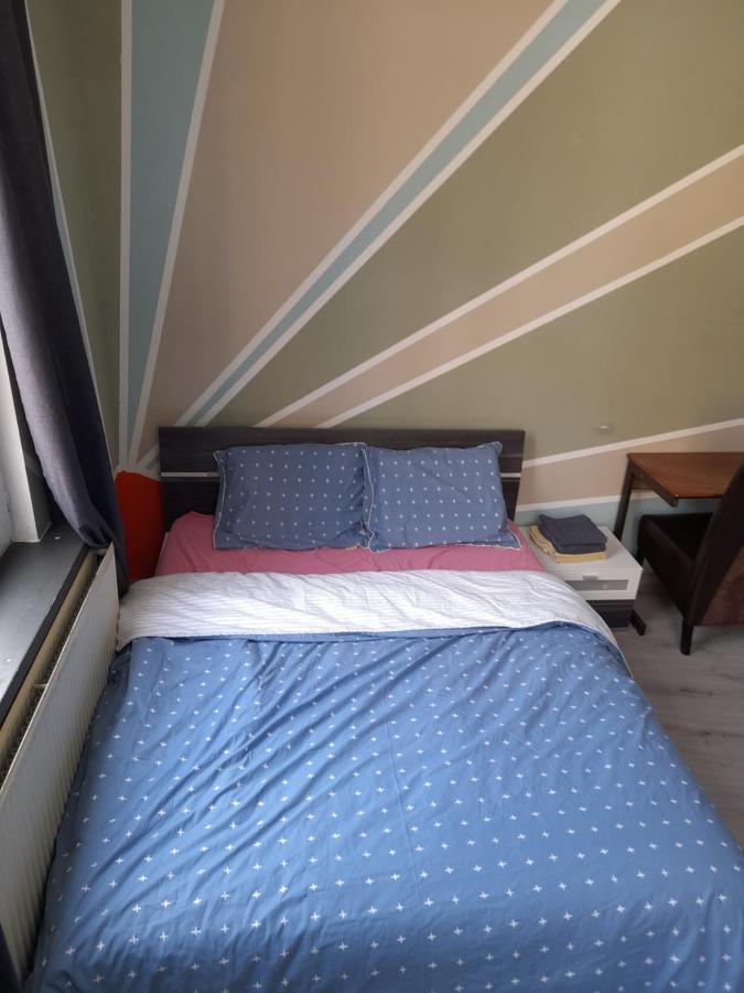 Large Room In House W Shared Kitchen & Bathroom W Free Parking Bluecard Antwerpen Eksteriør billede