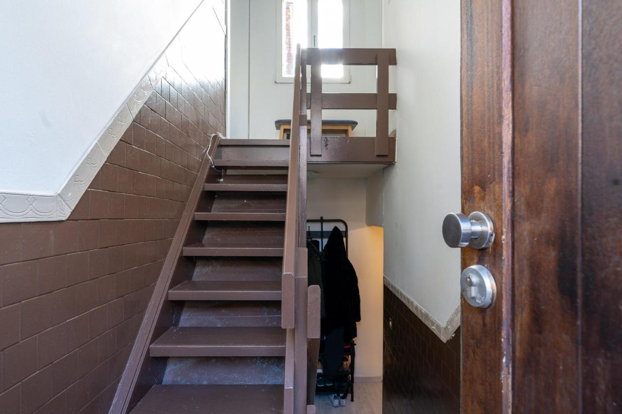 Large Room In House W Shared Kitchen & Bathroom W Free Parking Bluecard Antwerpen Eksteriør billede